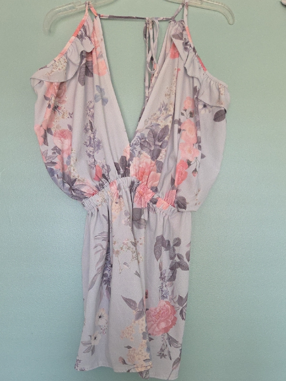 Floral Cold-Shoulder V-Neck Romper - Light Grey & Pink